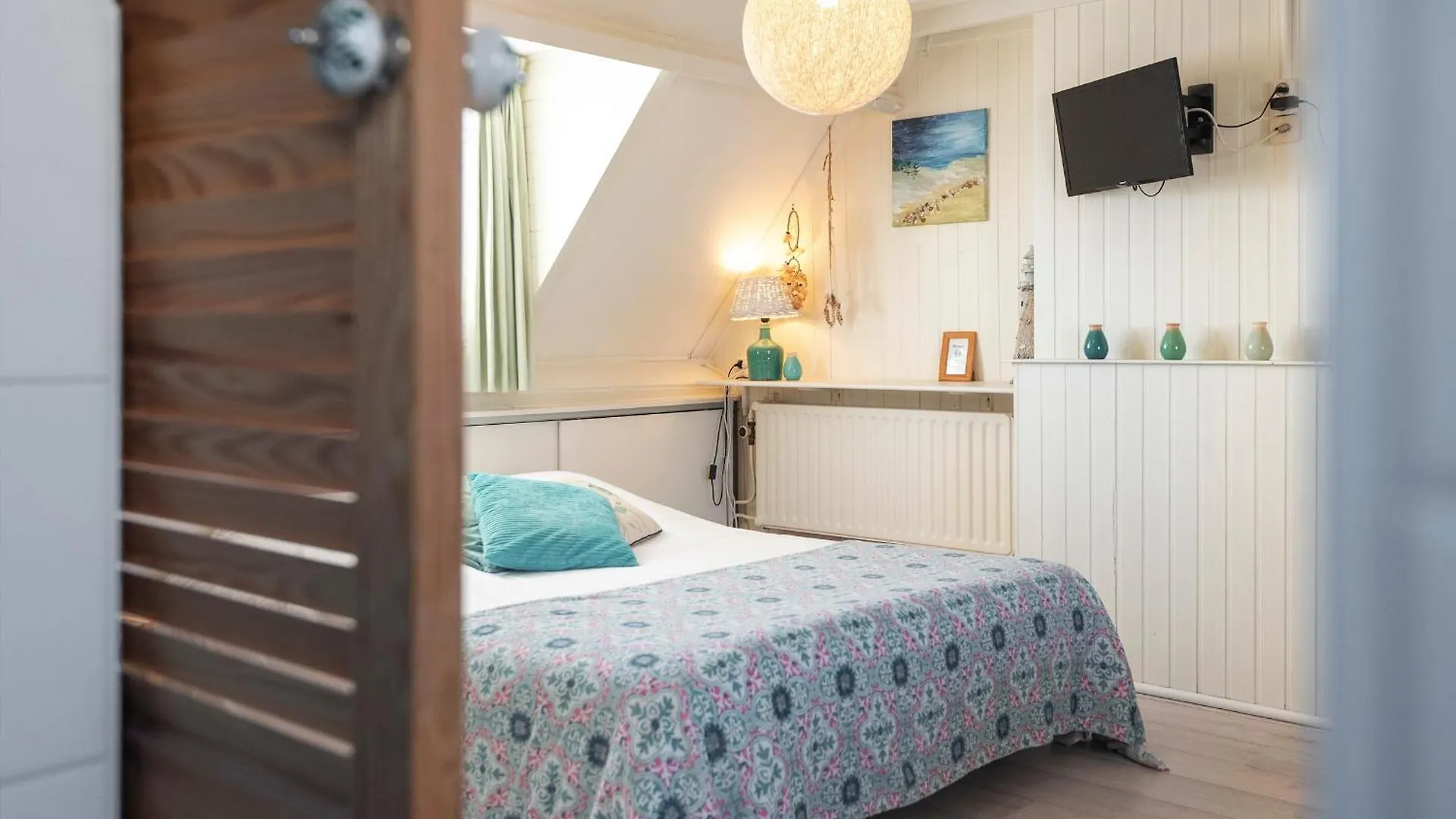 B&B Little Miss Sunshine Zandvoort Bed & Breakfast